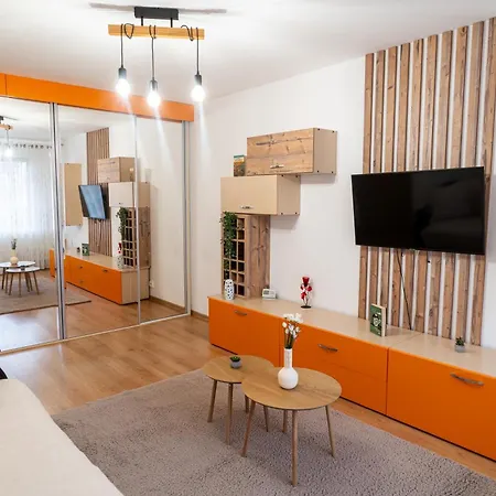 Mirror Loft - Coresi District Апартаменти Брашов